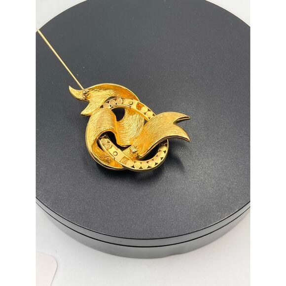 Joan Rivers Signed Vintage Gold Tone Green Enamel Rhinestone Ribbon Brooch - Picture 5 of 9